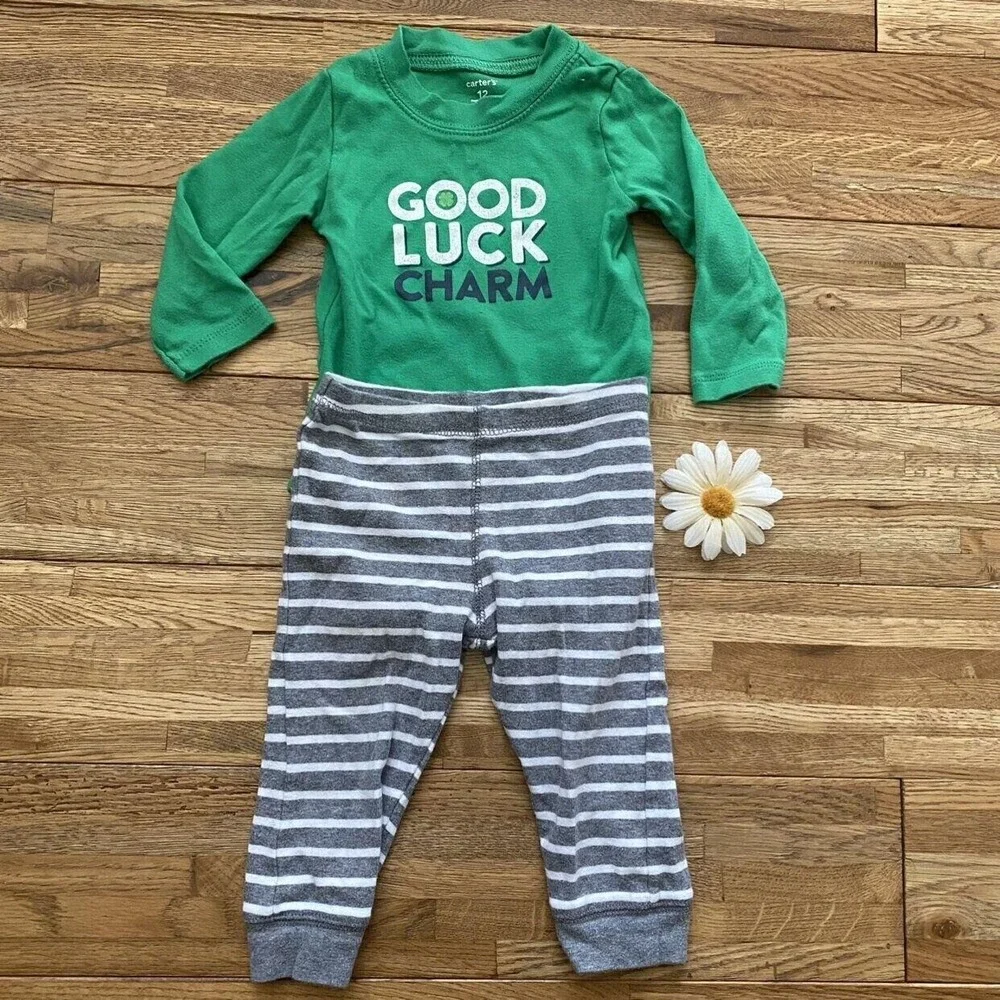 Carter's 2 Piece St. Patrick's Day Outfit‎ Size 12 Mo